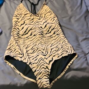 VENUS Zebra Print One Piece Swimsuit